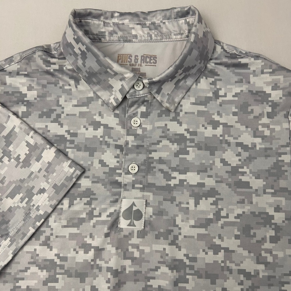 PINS & ACES Mens S Grey Digital Camo Golf Performance Polo Shirt Short Sleeve‎